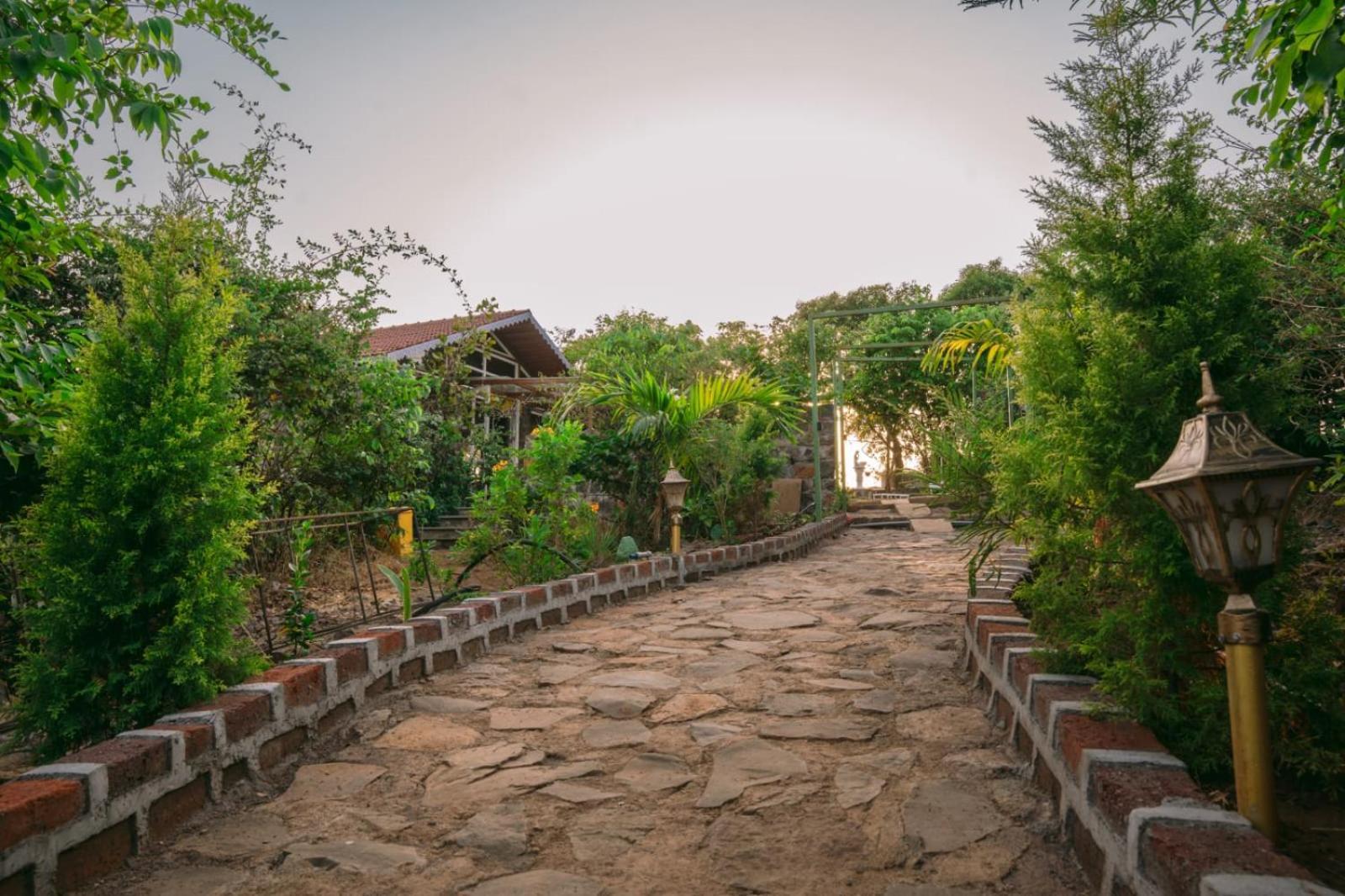 Eshi Resorts And Restaurant - Bhimashankars Jungle Luxury Resort Taleghar Eksteriør bilde